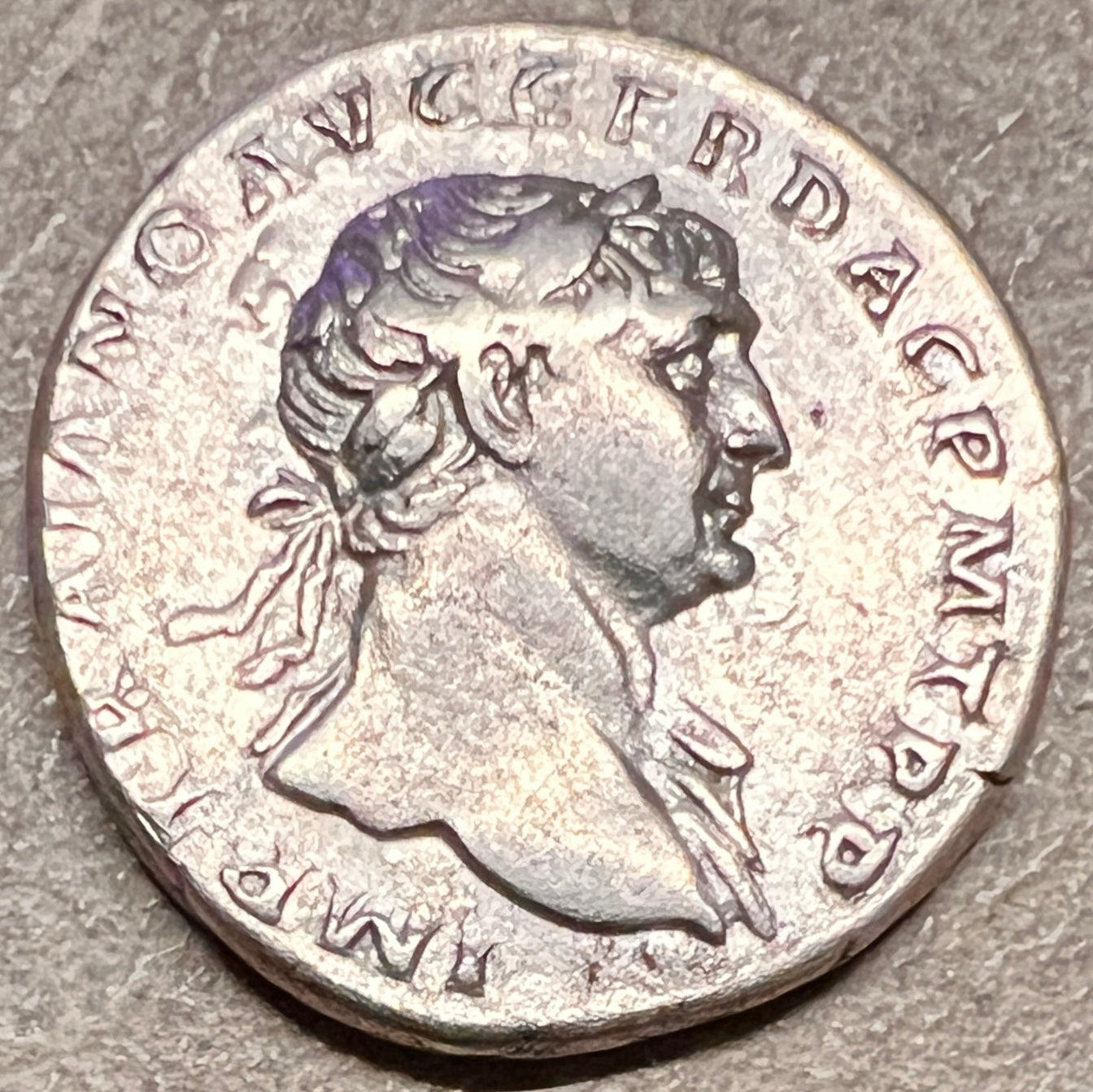 Monedă Denarius, Traian, tip Victoria cu scutul Dacica, 112-114 e.n., argint (clasata Fond)