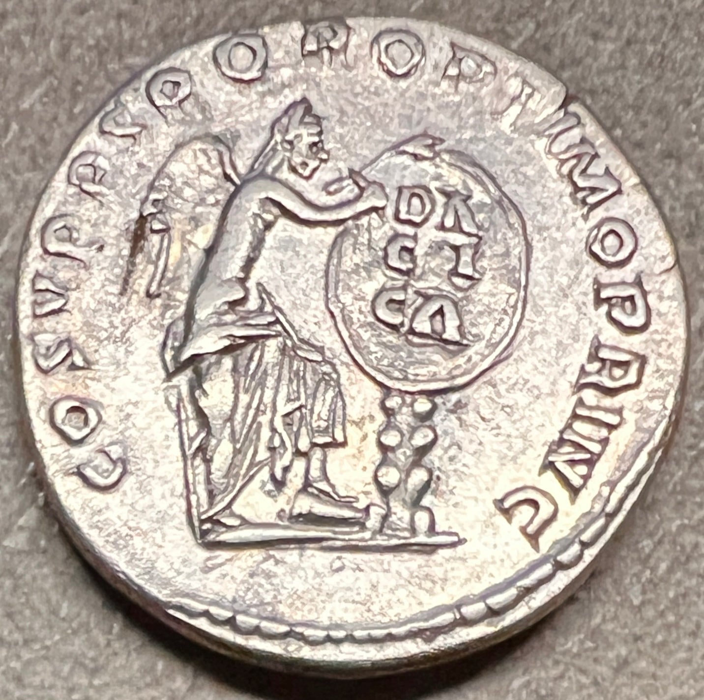 Monedă Denarius, Traian, tip Victoria cu scutul Dacica, 112-114 e.n., argint (clasata Fond)