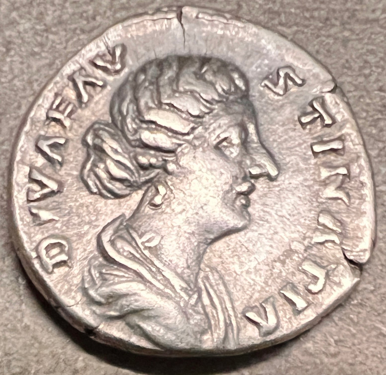 Monedă Denarius, Faustina, tip Consecratio, 141-150 e.n., argint (clasata Fond) - Artiss