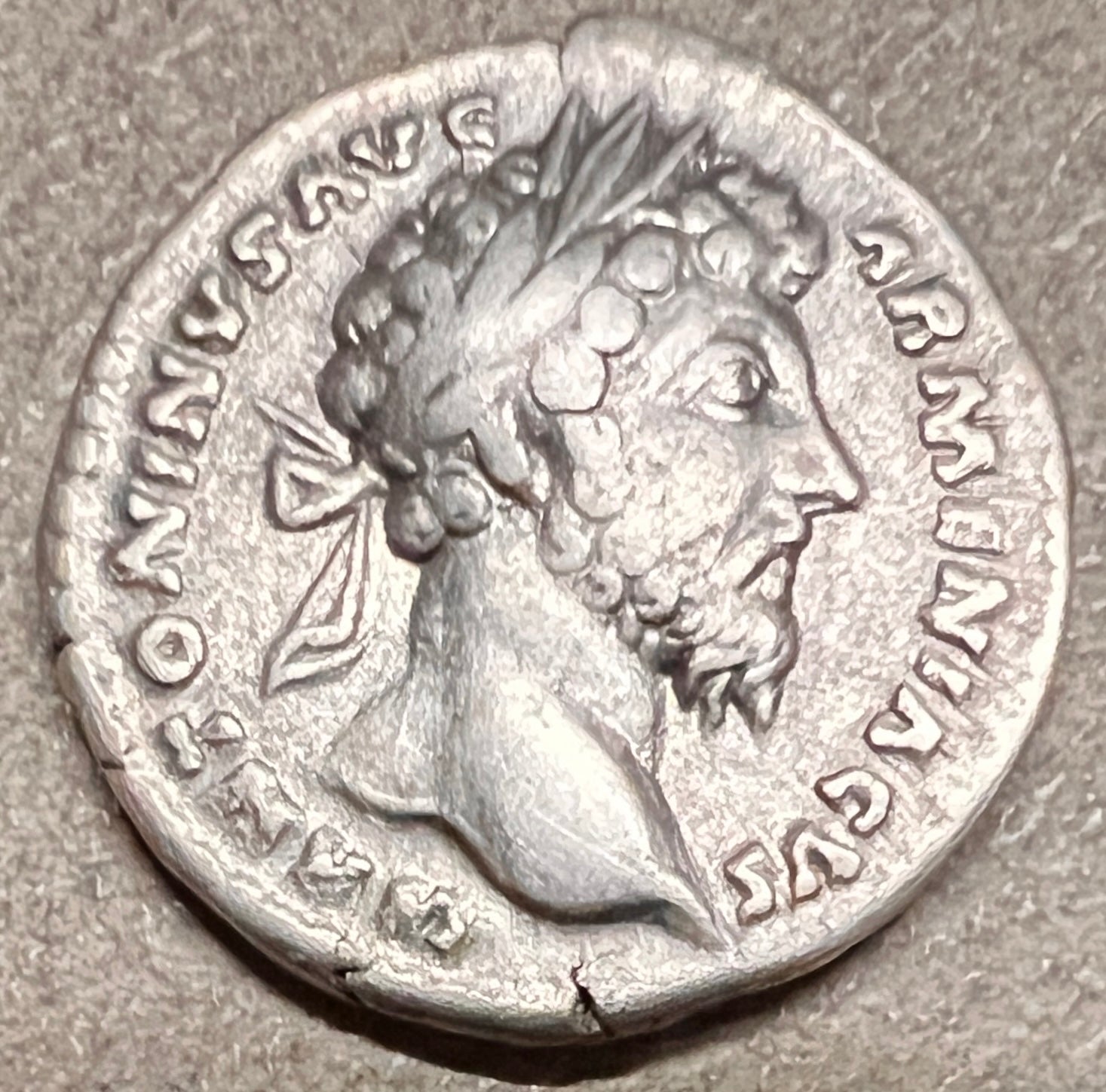 Monedă Denarius, Marcus Aurelius, tip Annona ținând cornucopia și grâne, 161-180 e.n., argint (clasată Fond)